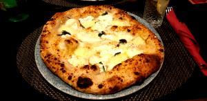 1/3 pizza (140 g) Wood Fired Italian Pizza - Quattro Formaggi