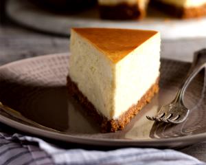 1/4 cake (113 g) New York Style Cheesecake