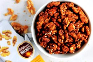 1/4 cup (1 oz) Glazed Walnuts