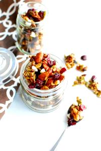 1/4 cup (28 g) Autumn Harvest Trail Mix