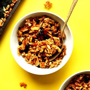 1/4 cup (28 g) Crunchy Coconut Granola
