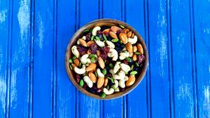 1/4 cup (28 g) Pistachio Trail Mix