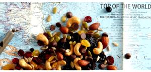 1/4 cup (30 g) Dark Chocolate Berry Trail Mix