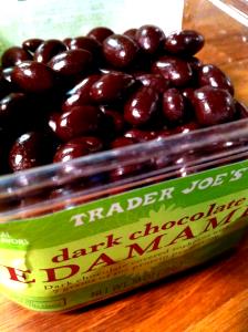 1/4 cup (30 g) Dark Chocolate Edamame