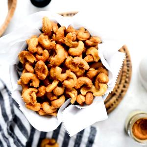 1/4 cup (30 g) Honey Roasted Cashews