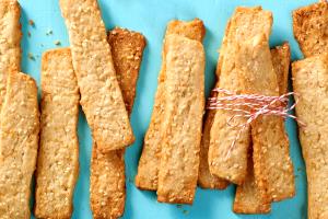 1/4 cup (30 g) Toasted Sesame Stix