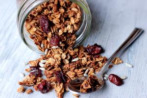 1/4 cup (30 g) Vanilla Maple Granola