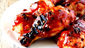 1/4 Cup BBQ Chicken İn Honey Hickory BBQ Sauce