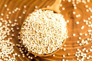 1/4 cup uncooked (45 g) Quinoa