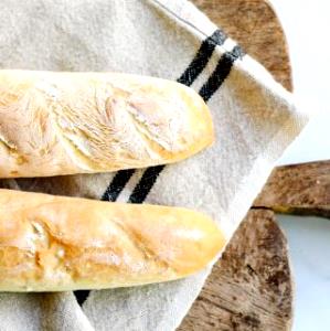 1/4 loaf (2 oz) Crusty Baguette