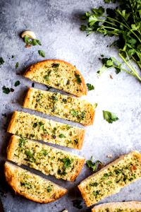 1/4 loaf Traditional Garlic Bread