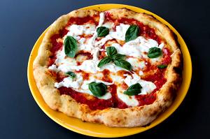 1/4 pizza (127 g) Italian Buffalo Mozzarella & Arugula Thin Crust Pizza