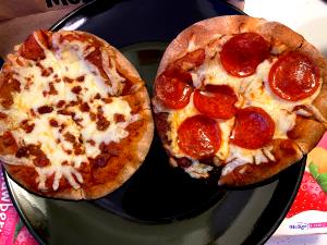 1/4 pizza (135 g) Doppio Pepperoni & Mozzarella Thin Crust Pizza