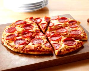 1/4 pizza (2 slices) (142 g) Classic Crust Pepperoni Pizza