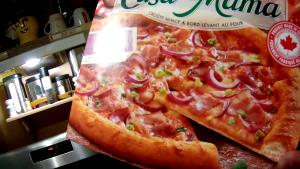 1/4 pizza (99 g) Casa Di Mama Pizza - Ultimate 3 Meat