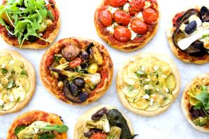 1/4 Pizza Veggie Pizza, Mini, Original Crust