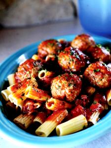 1/4 tray (227 g) Meatball Rigatoni