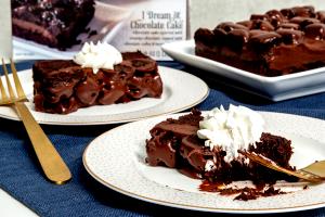 1/6 cake (76 g) Dreamin’ of Chocolate
