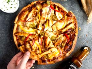 1/8 slice (168 g) BBQ Pizza
