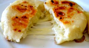 1 arepa (198 g) Arepas