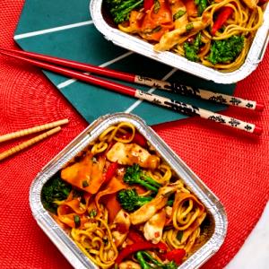 1 bag (283 g) Drunken Noodles with Chicken