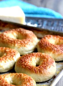 1 bagel (113 g) Parmesan Bagel