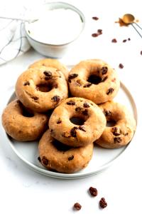 1 bagel (142 g) Cinnamon Raisin Bagel with Cream Cheese