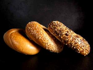 1 Bagel (3-1/2" Dia) Bagels (Includes Onion, Poppy, Sesame) (Enriched with Calcium Propionate)