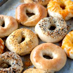 1 bagel (4.05 oz) Trail Mix Bagel