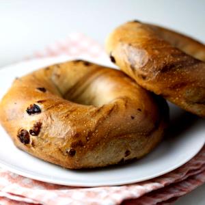 1 bagel (91 g) Cinnamon Raisin Bagel