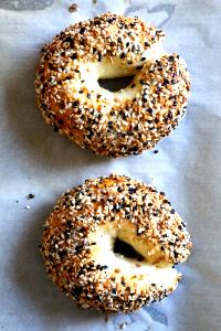 1 bagel (99 g) Whole Grain Bagel