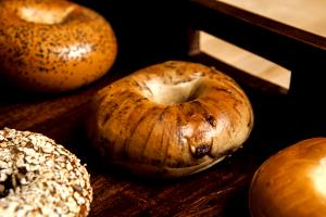 1 Bagel Cinnamon Raisin Swirl Bagel