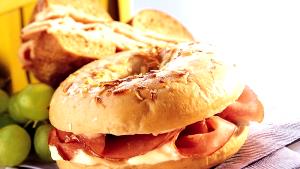 1 bagel Ham & Cheese Bragel