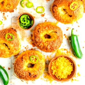 1 Bagel Jalapeno Cheddar Topped (Plain) Bagel