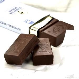 1 bar (1 oz) 70% Bittersweet Chocolate Bar