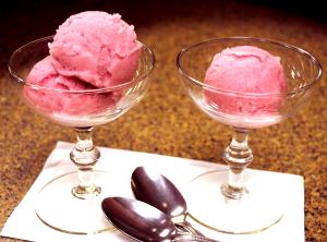 1 bar (102 g) Giant Wildberry Sorbet & Ice Cream Bars