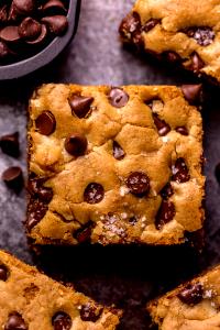 1 bar (30 g) Chocolate Chip Cookie Bar