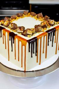 1 bar (40 g) Birthday Cake Square