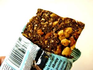 1 bar (45 g) Super Hip Chocolate Chip