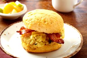 1 biscuit (114 g) Bacon Egg & Cheese on A Biscuit