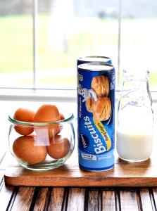 1 biscuit (165 g) Ham, Egg & Cheese Biscuit