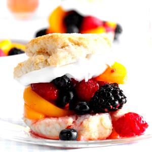1 Biscuit (2" Dia) With Fruit And Whipped Cream Shortcake Biscuit with Whipped Cream and Fruit
