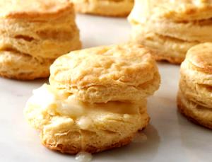 1 biscuit (80 g) Buttermilk Biscuits
