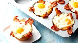 1 biscuit Bacon, Scrambled Egg & Cheese Biscuit