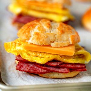 1 Biscuit Biscuit with Egg, Cheese and Bacon