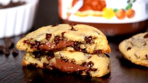 1 Bite Size (include Keebler Mini Middles) Rich Chocolate Chip Cookie with Chocolate Filling
