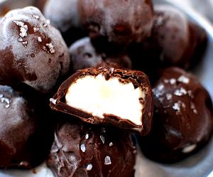 1 bon bon (18 g) Chocolate Ice Cream Bon Bons