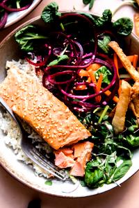 1 bowl (10 oz) Sesame Ginger Wild Salmon Bowl