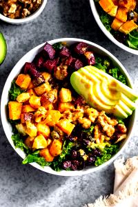 1 bowl (163 g) Kale & Chicken Chopped Salad