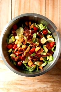 1 bowl (193 g) BLT Salad